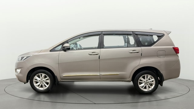 View Toyota Innova Crysta Image 5 Used Toyota Innova Crysta Image 5