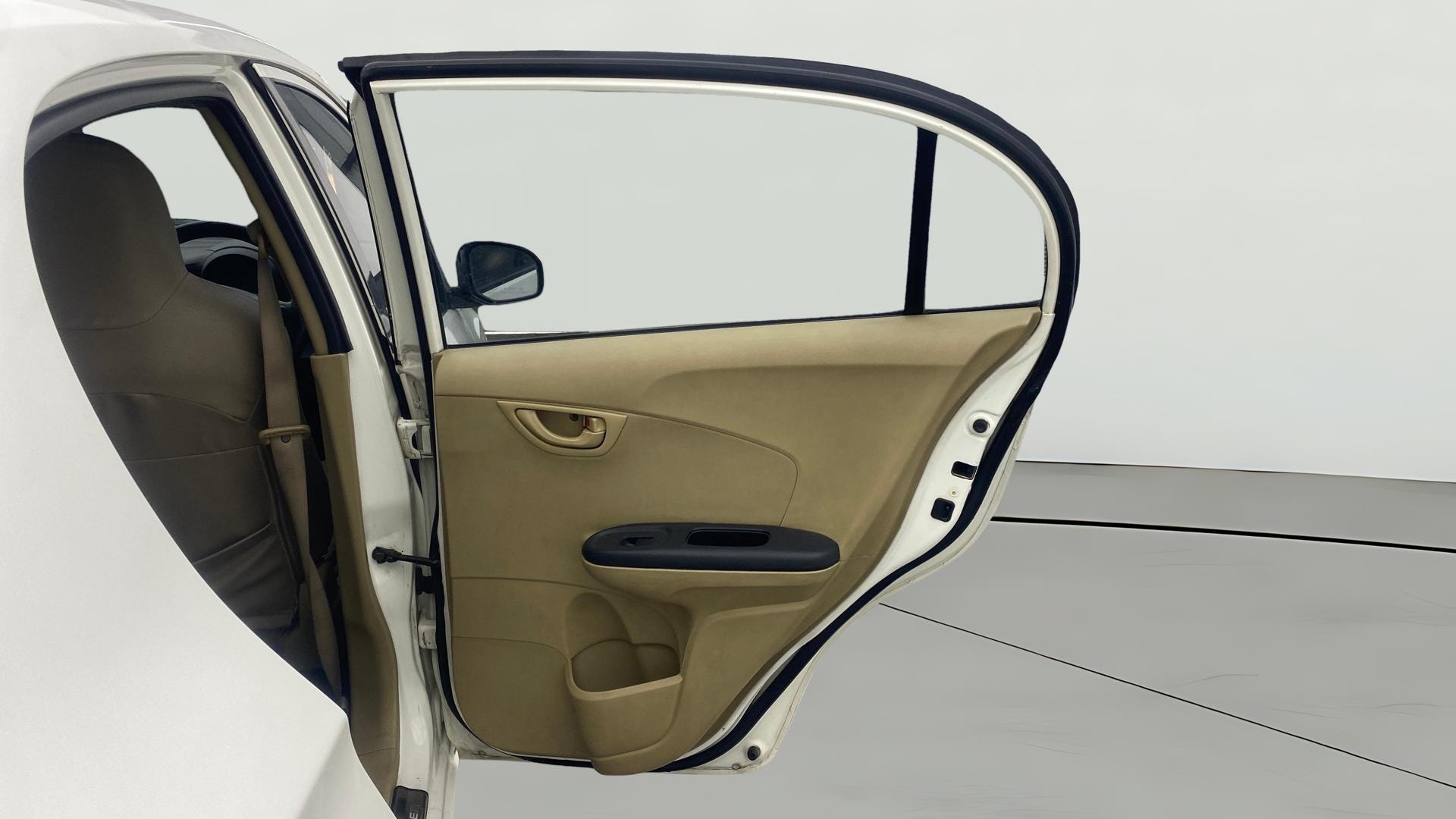 View 2014 Honda Amaze E MT Petrol BS IV Image 7 Used 2014 Honda Amaze E MT Petrol BS IV Image 7