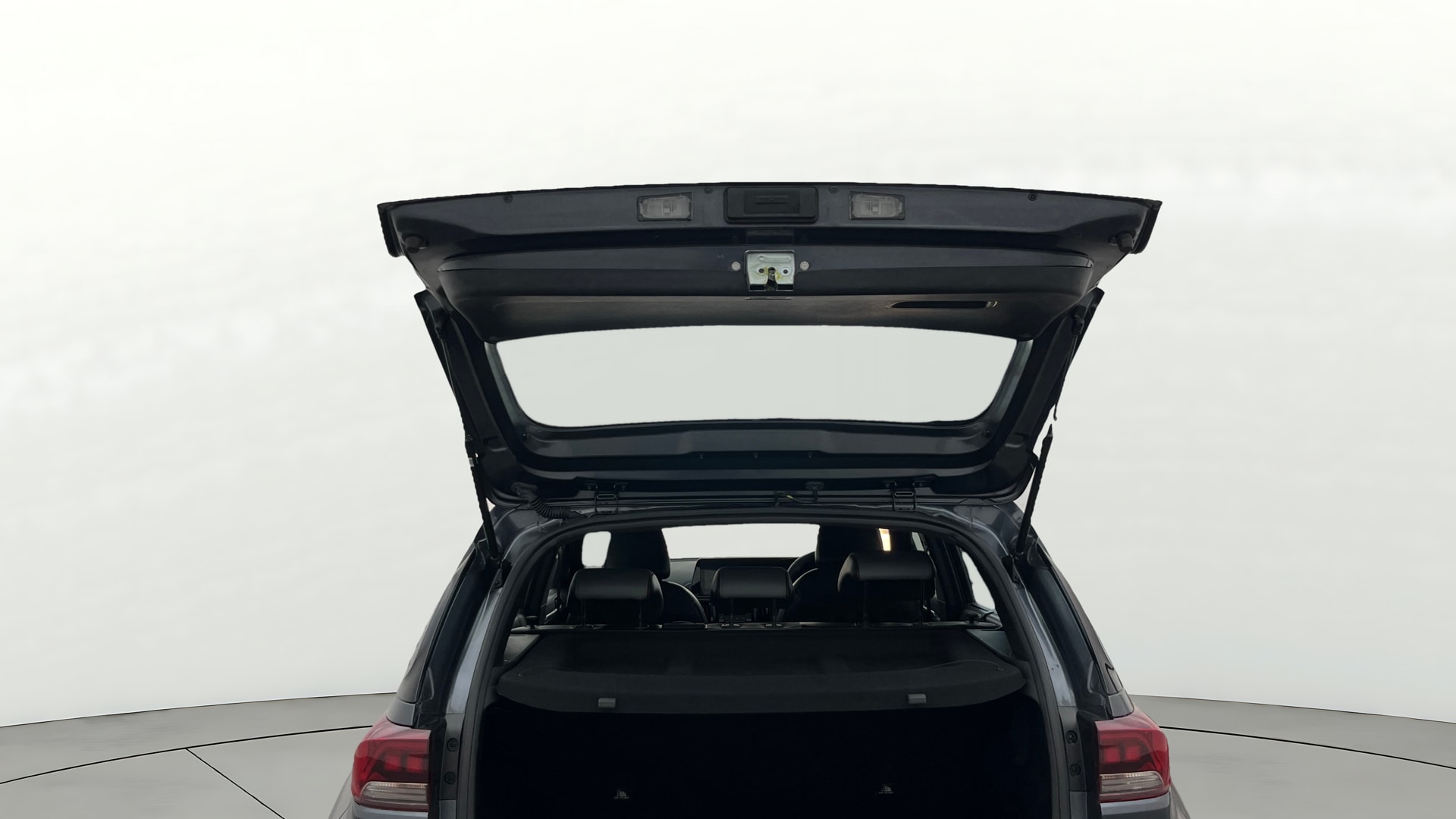 View 2023 Kia Sonet X-Line DCT Petrol Image 17 Used 2023 Kia Sonet X-Line DCT Petrol Image 17