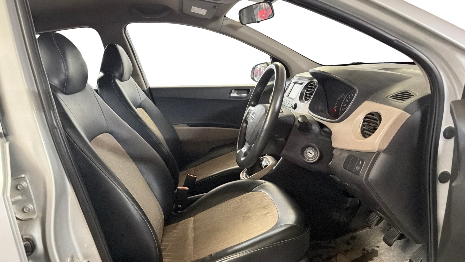 View 2018 Hyundai Grand i10 Sportz 1.2 Kappa Image 25 Used 2018 Hyundai Grand i10 Sportz 1.2 Kappa Image 25