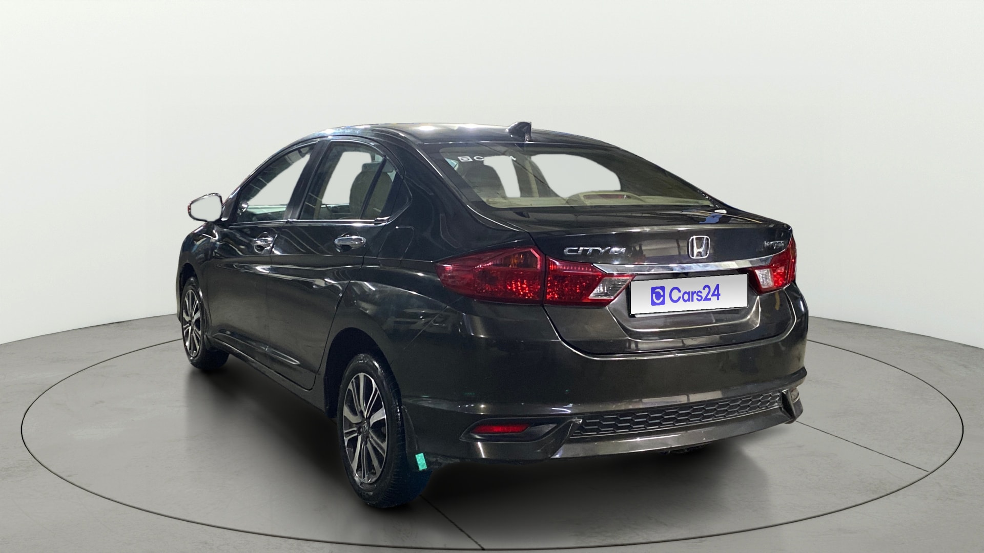 View 2017 Honda City ZX MT Diesel Anniversary Edition Image 2 Used 2017 Honda City ZX MT Diesel Anniversary Edition Image 2