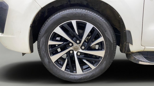 View Toyota Innova Crysta Image 30 Used Toyota Innova Crysta Image 30
