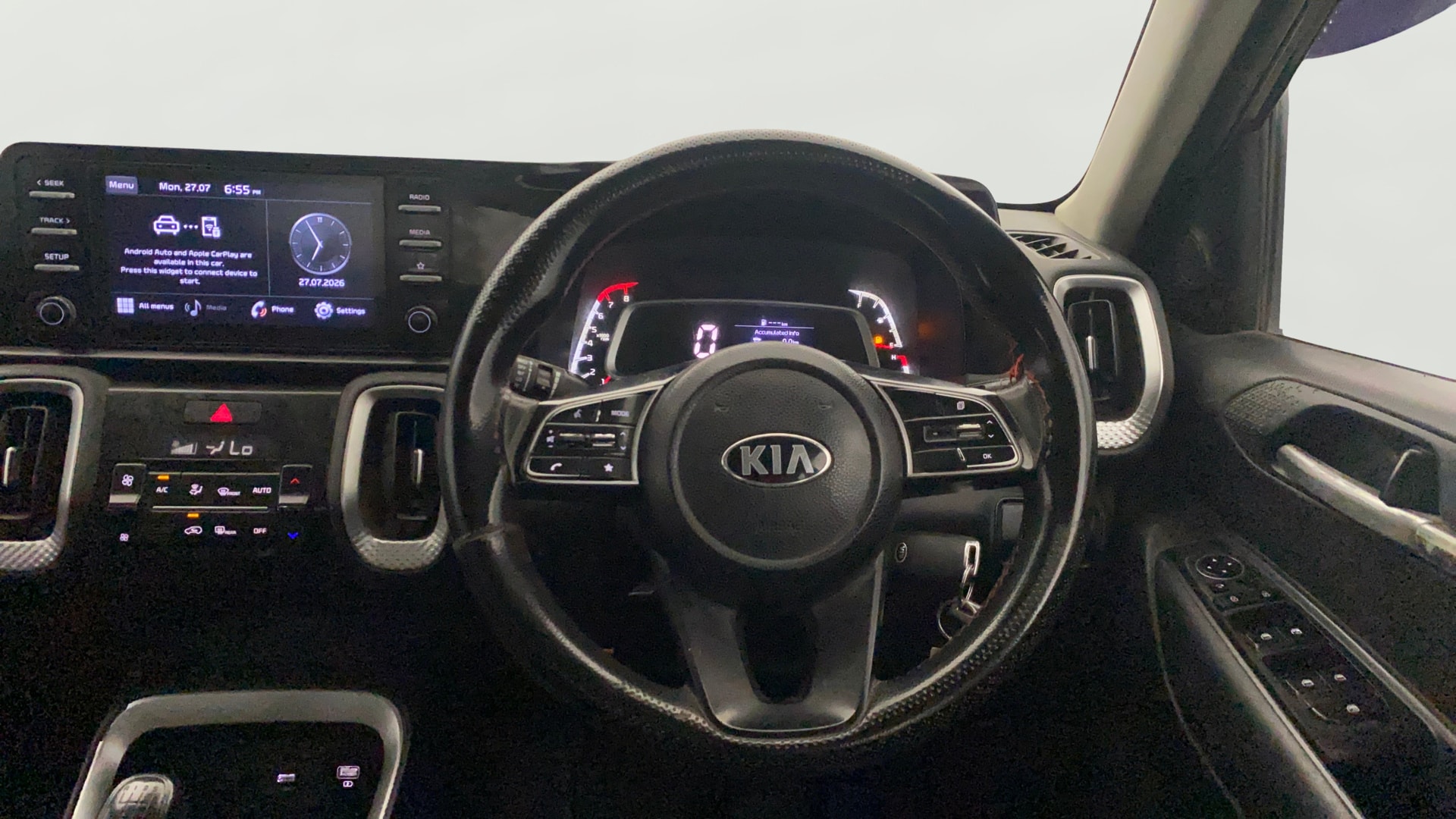 View 2020 Kia Sonet HTK Plus iMT Petrol Image 14 Used 2020 Kia Sonet HTK Plus iMT Petrol Image 14
