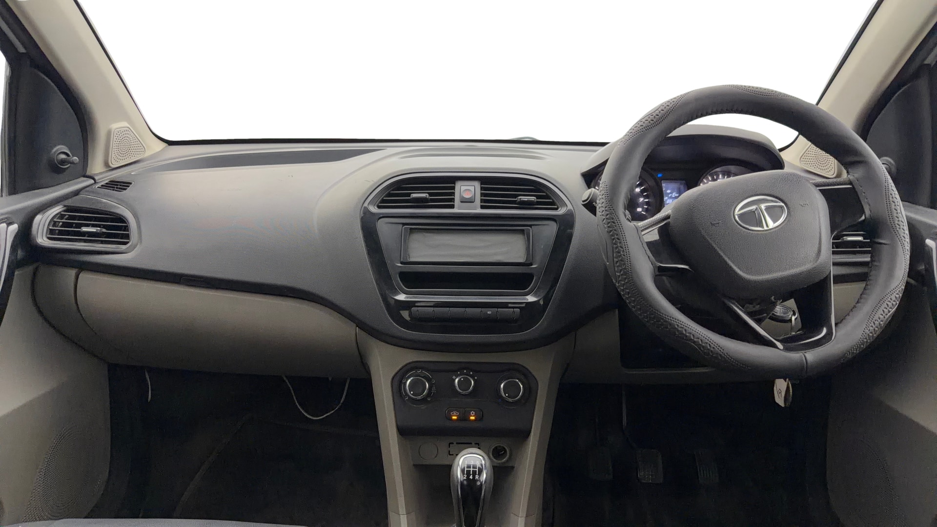 View 2018 Tata Tiago Revotorq XB Image 15 Used 2018 Tata Tiago Revotorq XB Image 15
