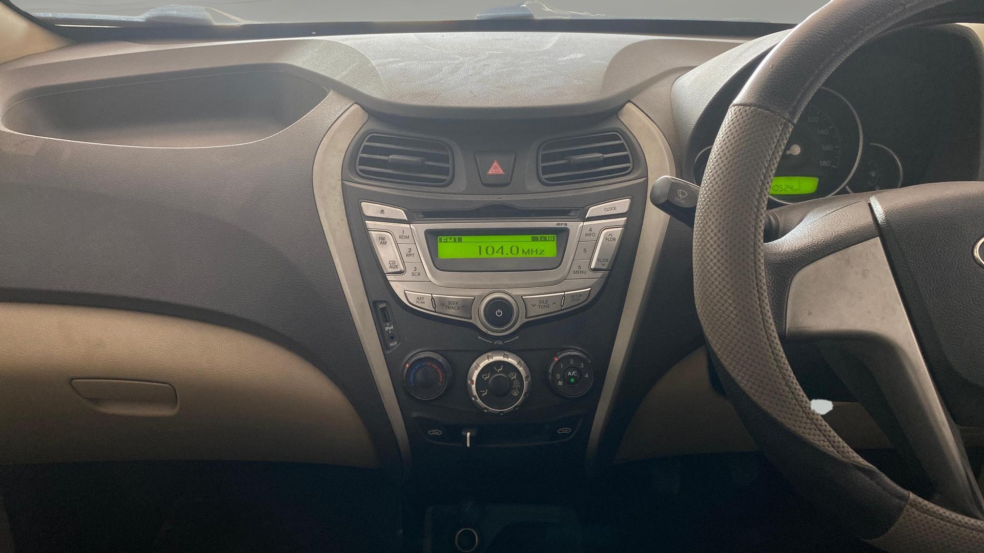 View 2013 Hyundai EON Sportz Image 17 Used 2013 Hyundai EON Sportz Image 17