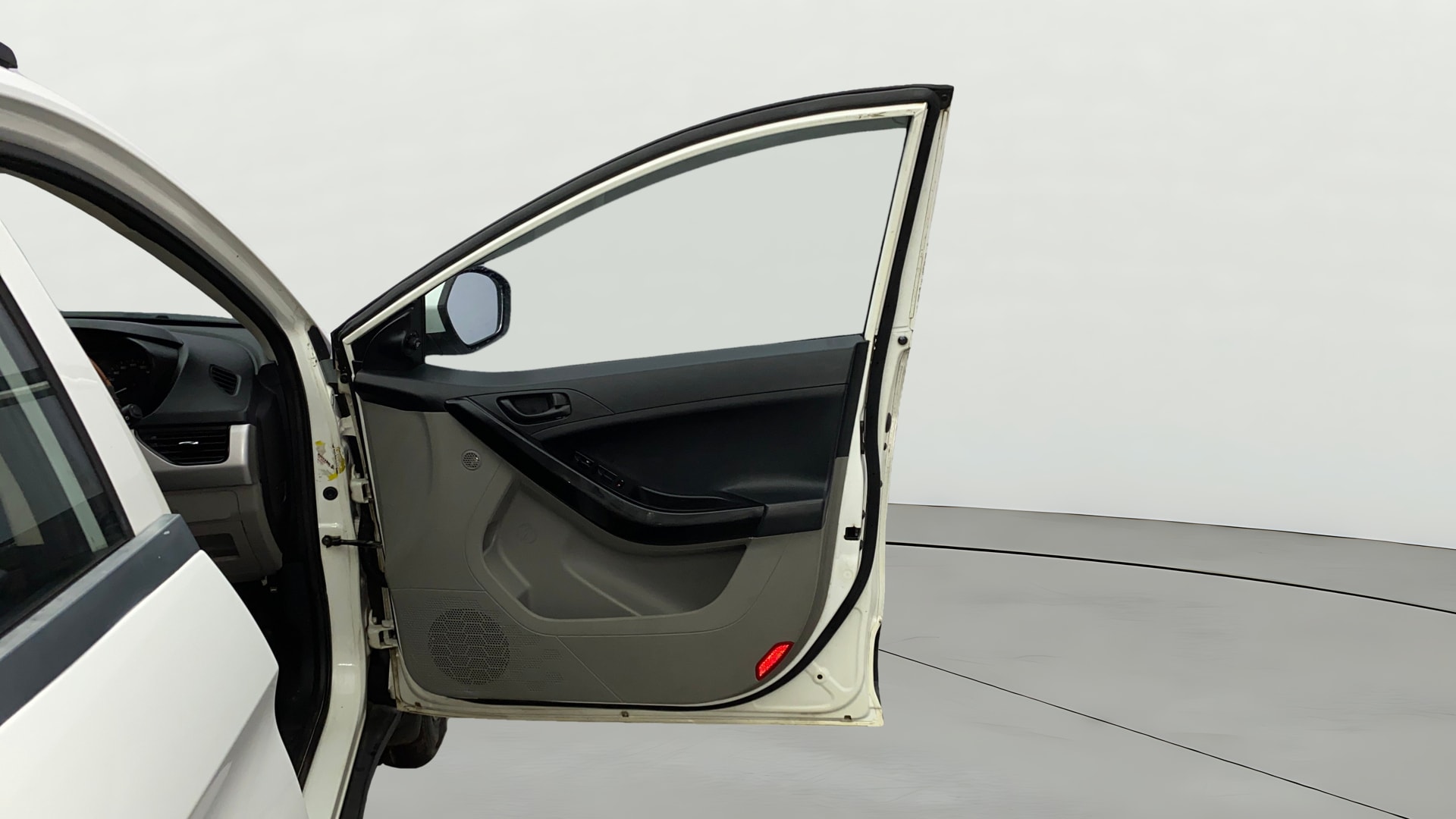 View 2018 Tata Nexon Revotron XM Image 43 Used 2018 Tata Nexon Revotron XM Image 43