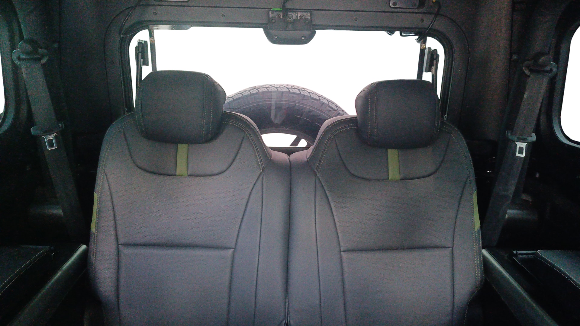 View 2024 Mahindra Thar AX Standard Manual Soft Top 6 Seater Image 30 Used 2024 Mahindra Thar AX Standard Manual Soft Top 6 Seater Image 30