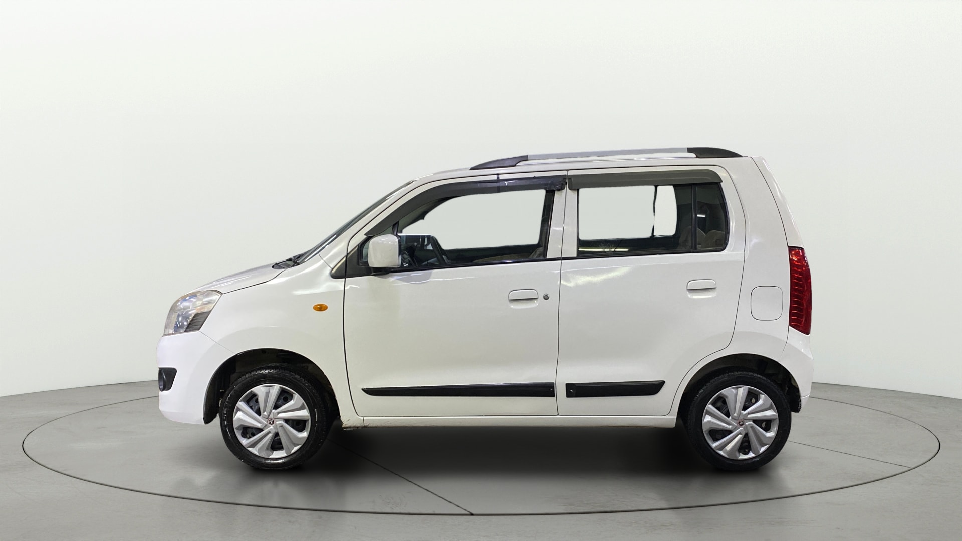 View 2018 Maruti Suzuki 1000 Base Variant Image 5 Used 2018 Maruti Suzuki 1000 Base Variant Image 5