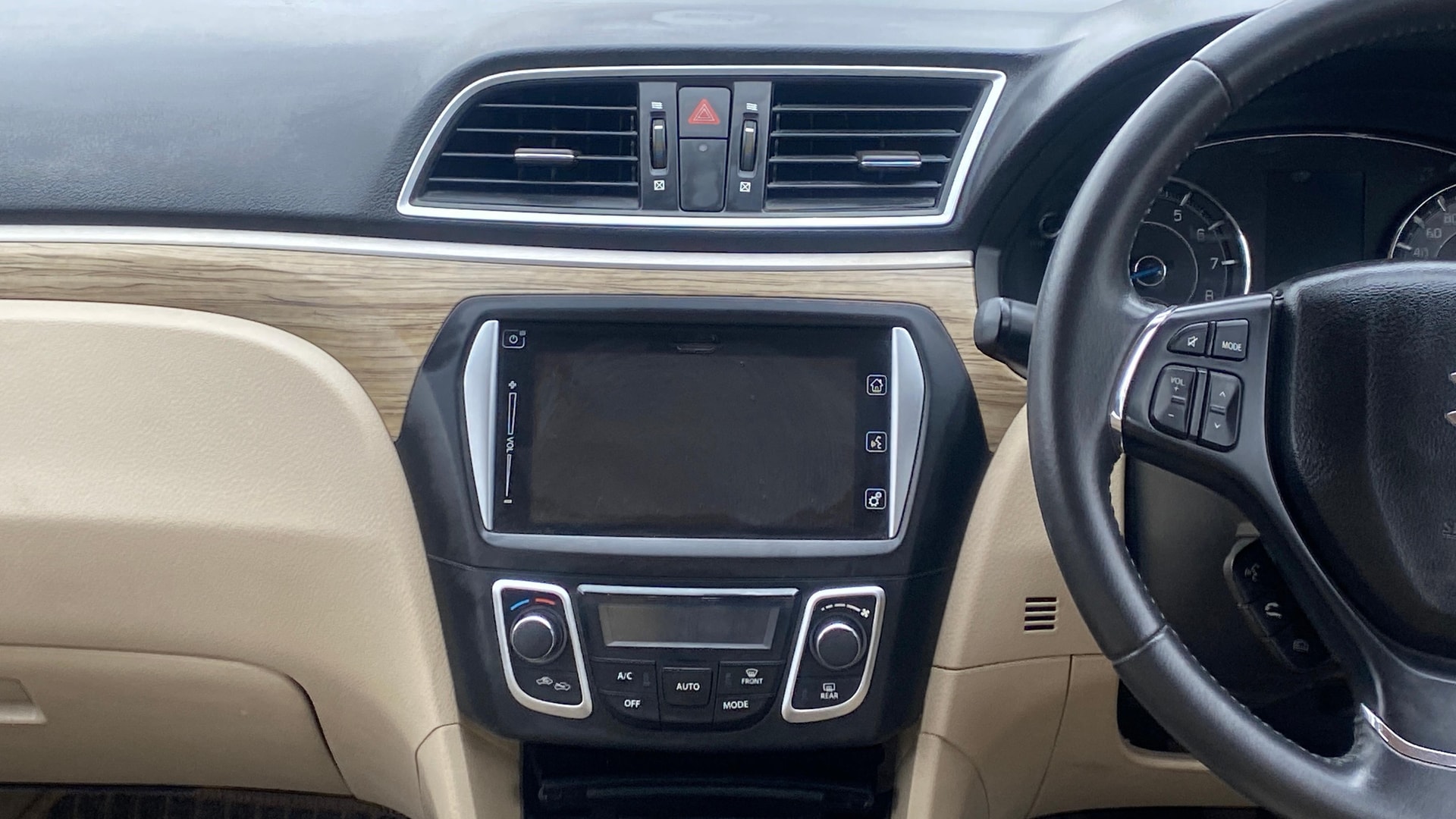 View 2020 Maruti Suzuki 1000 Base Variant Image 32 Used 2020 Maruti Suzuki 1000 Base Variant Image 32