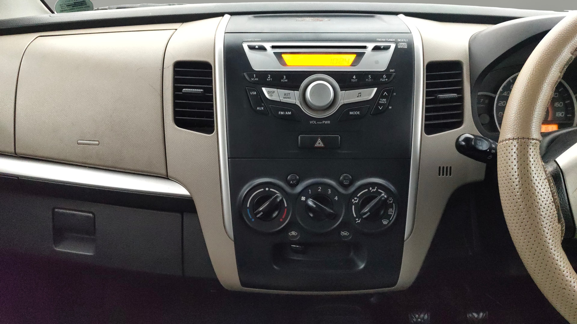 View 2017 Maruti Suzuki 1000 Base Variant Image 17 Used 2017 Maruti Suzuki 1000 Base Variant Image 17