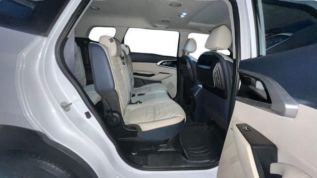 View Kia Carens Image 38 Used Kia Carens Image 38