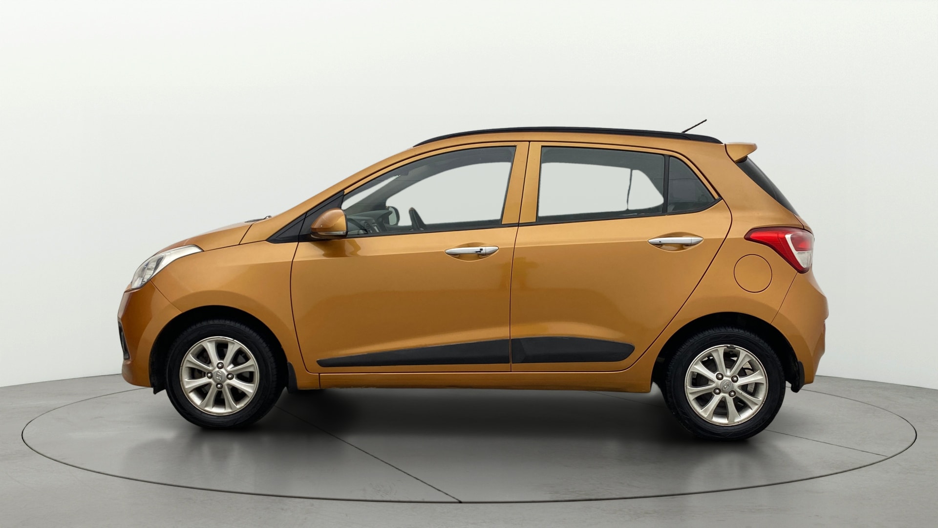 View 2016 Hyundai Grand i10 Asta AT 1.2 Kappa VTVT Image 5 Used 2016 Hyundai Grand i10 Asta AT 1.2 Kappa VTVT Image 5