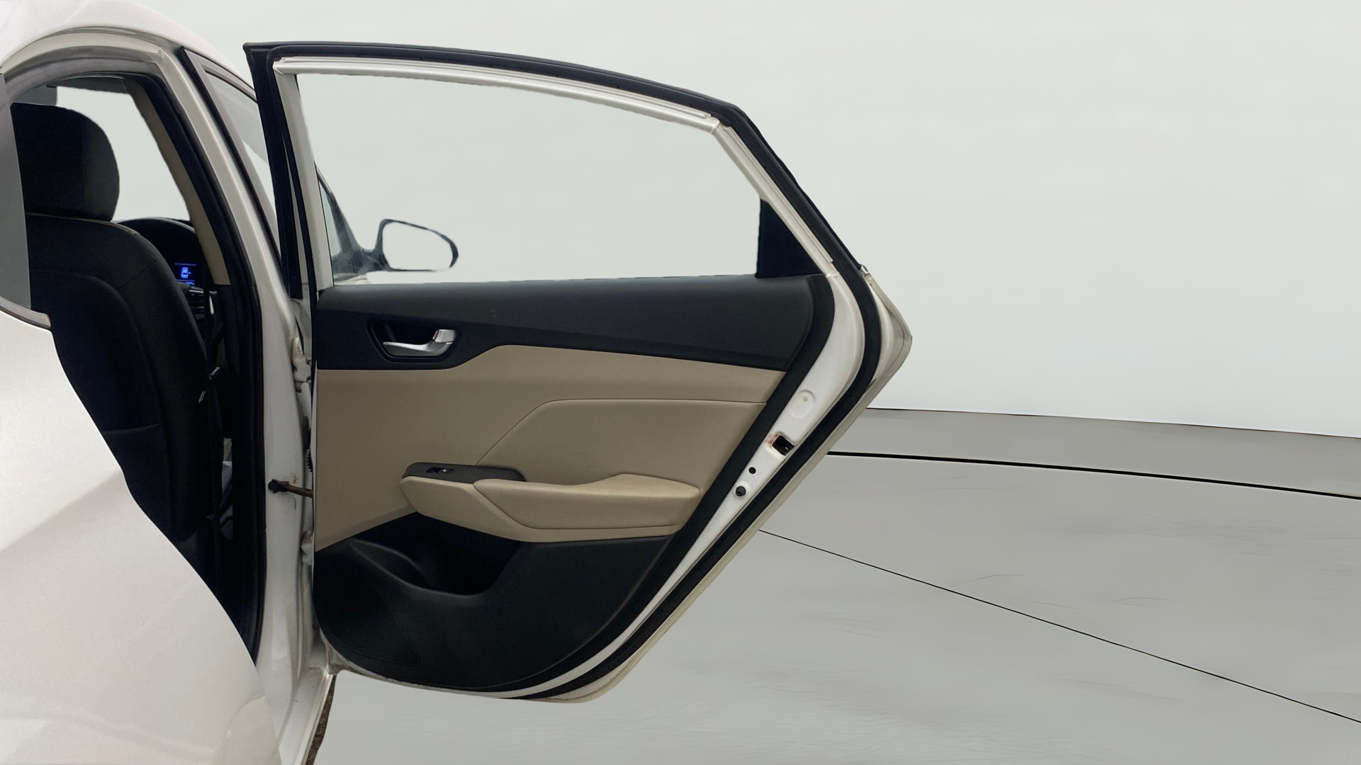 View 2019 Hyundai Verna 1.6 VTVT SX (O) Image 8 Used 2019 Hyundai Verna 1.6 VTVT SX (O) Image 8