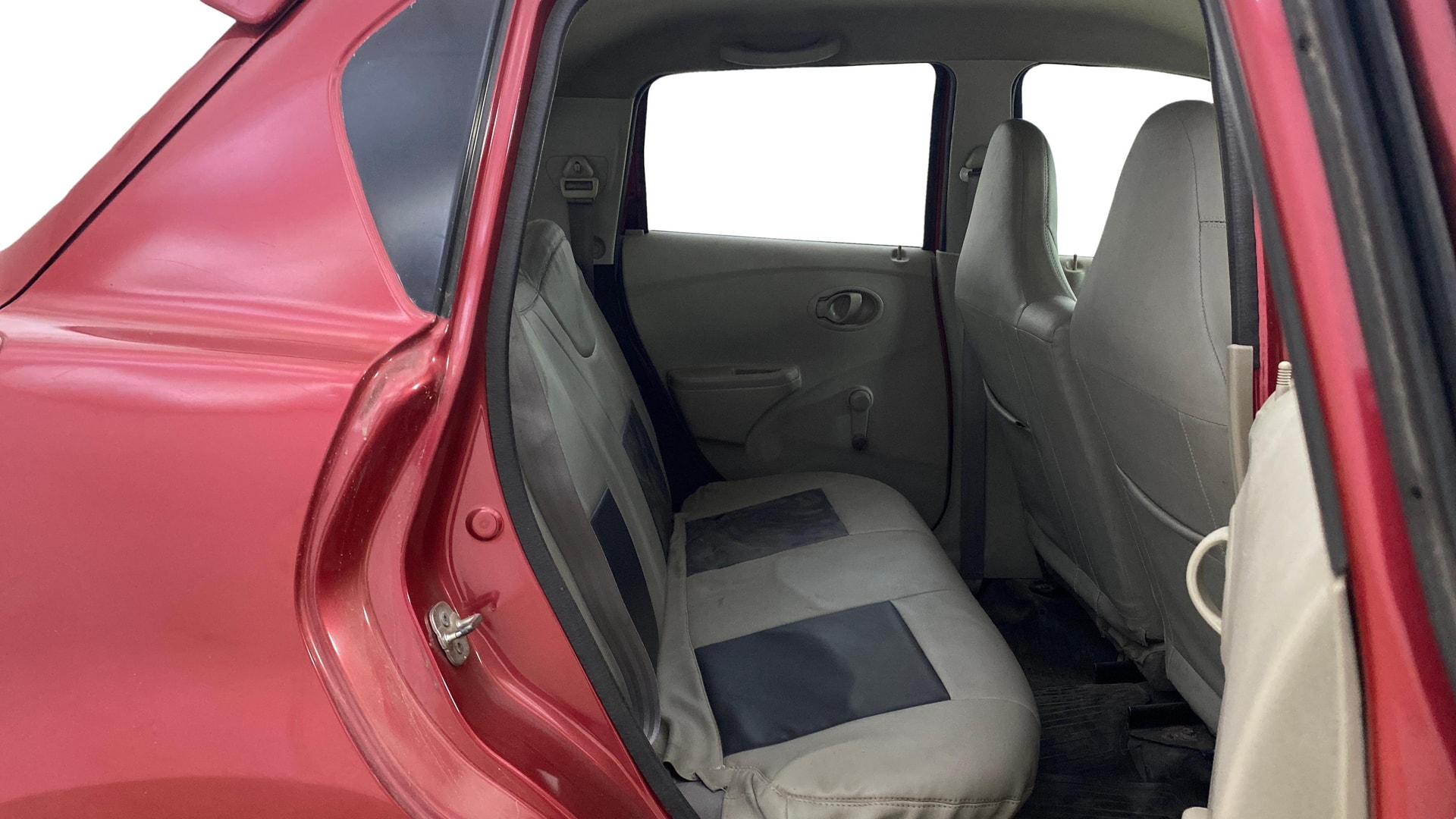 View 2015 Datsun Go T Image 28 Used 2015 Datsun Go T Image 28