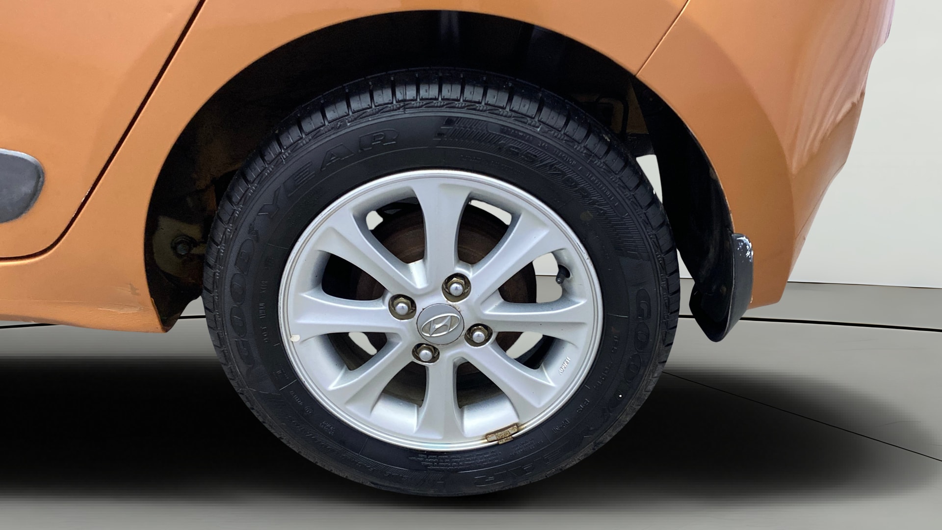 View 2014 Hyundai Grand i10 Asta AT 1.2 Kappa VTVT Image 11 Used 2014 Hyundai Grand i10 Asta AT 1.2 Kappa VTVT Image 11