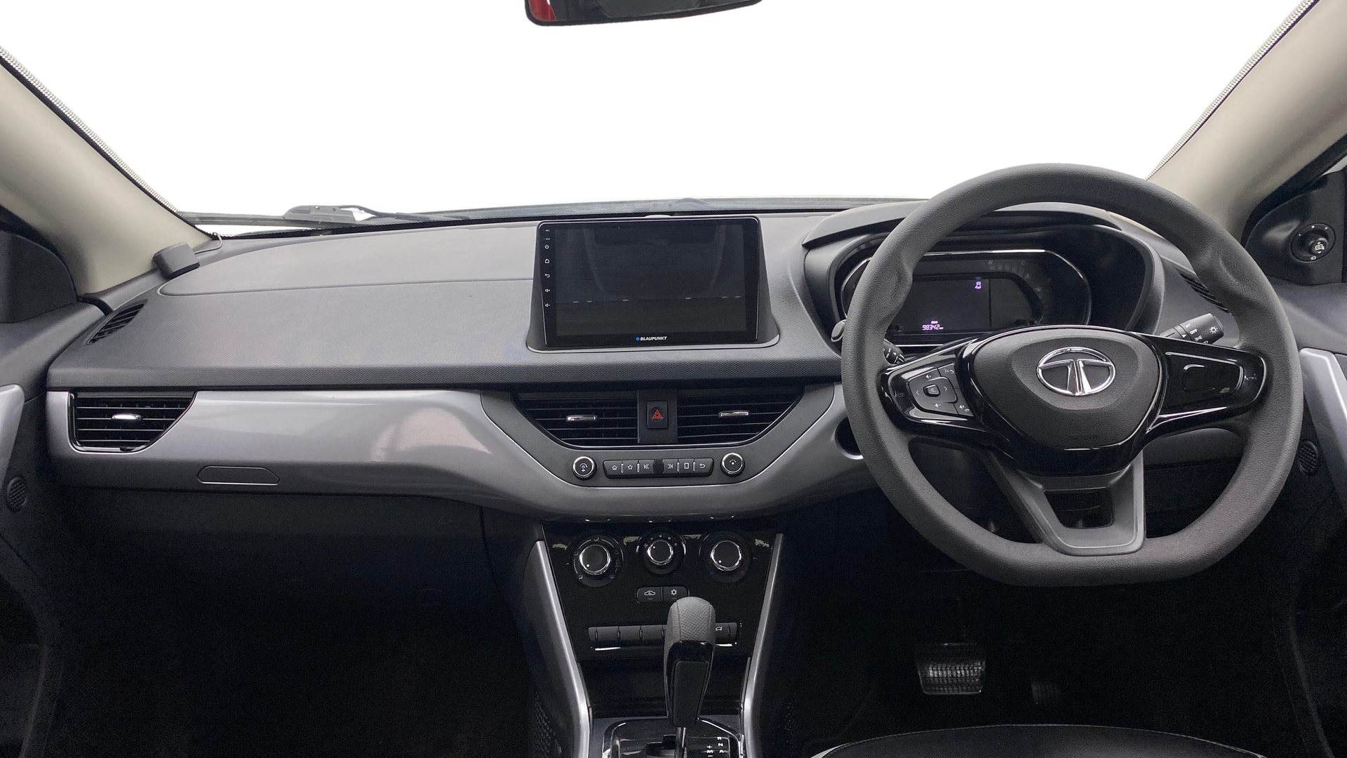 View 2023 Tata Nexon Revotron XE Image 15 Used 2023 Tata Nexon Revotron XE Image 15