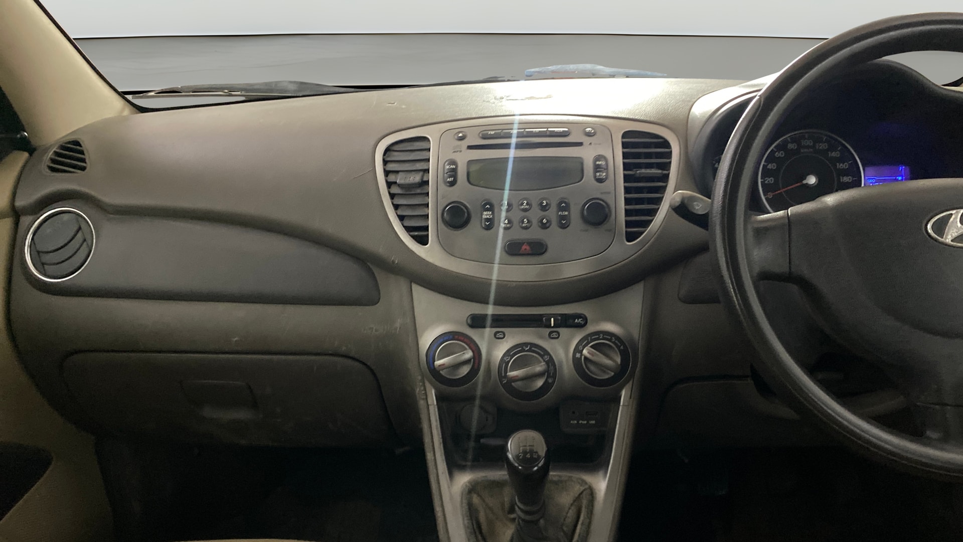 View 2014 Hyundai i10 1.2 Asta MT Image 17 Used 2014 Hyundai i10 1.2 Asta MT Image 17