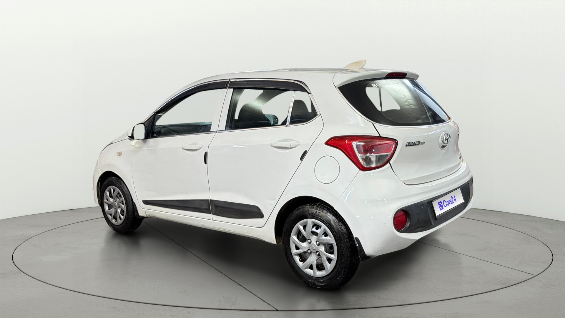 View 2017 Hyundai Grand i10 Sportz 1.2 Kappa Image 2 Used 2017 Hyundai Grand i10 Sportz 1.2 Kappa Image 2