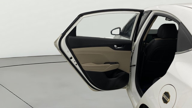 View Hyundai Verna Image 23 Used Hyundai Verna Image 23