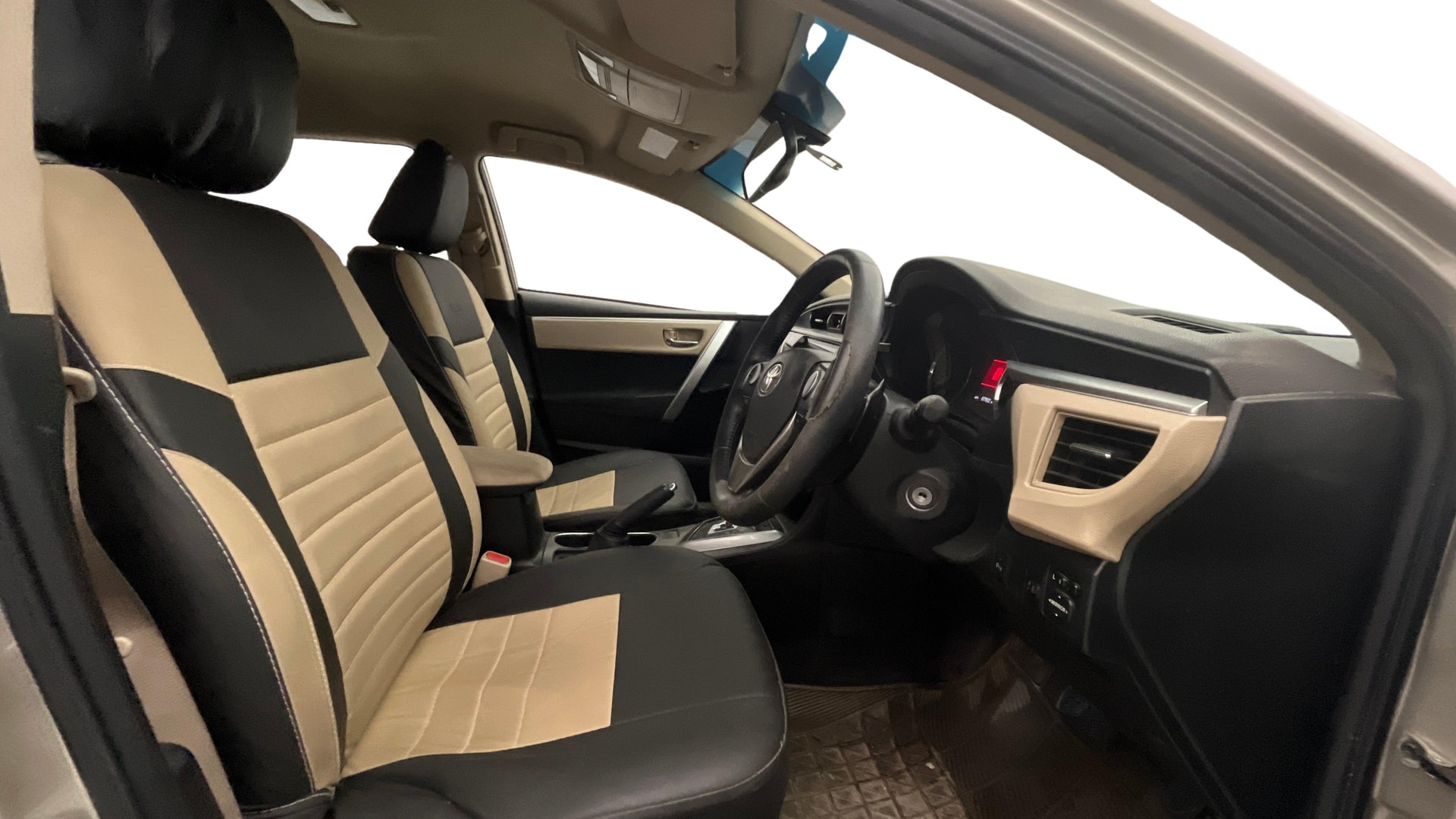 View 2015 Toyota Corolla Altis 1.8 G CVT Image 25 Used 2015 Toyota Corolla Altis 1.8 G CVT Image 25