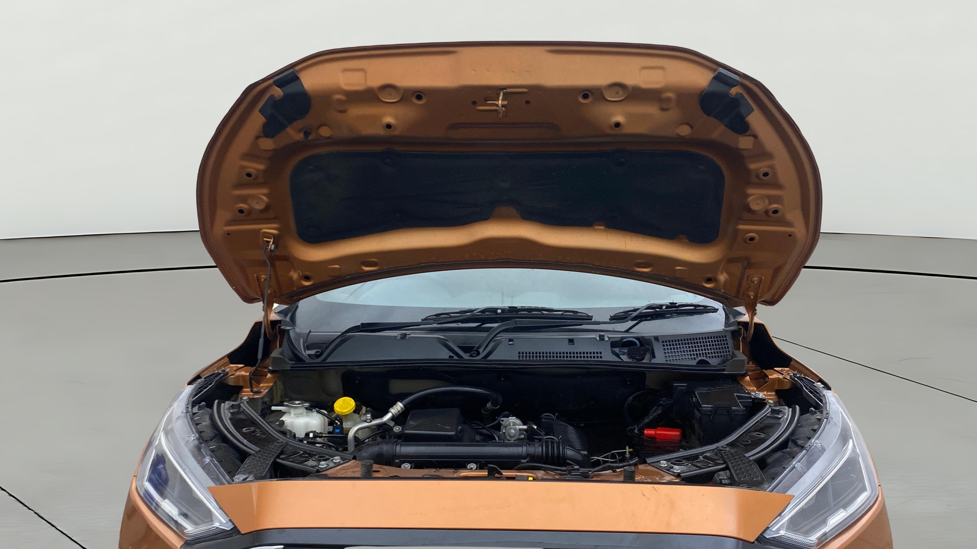 View 2025 Nissan Magnite Tekna B4D 1.0 Petrol AMT Image 33 Used 2025 Nissan Magnite Tekna B4D 1.0 Petrol AMT Image 33
