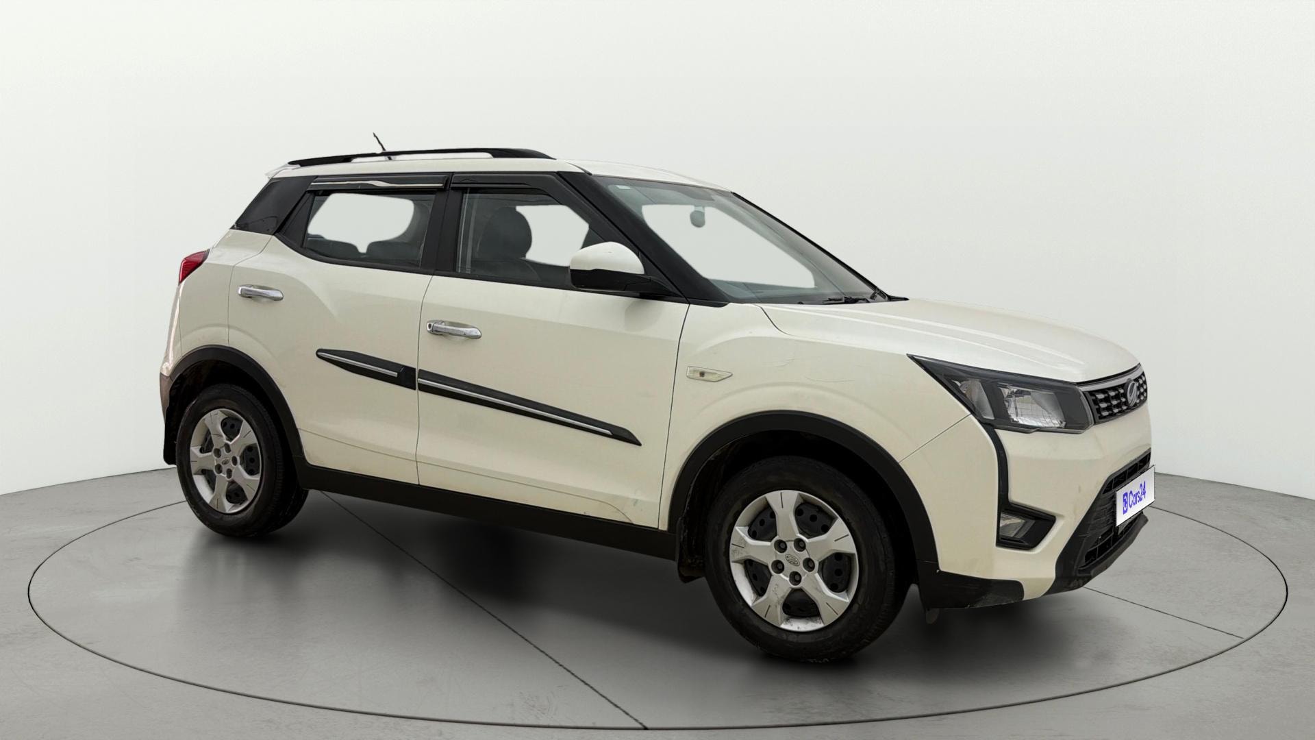 View 2021 Mahindra XUV300 W4 Petrol BS IV Image 21 Used 2021 Mahindra XUV300 W4 Petrol BS IV Image 21