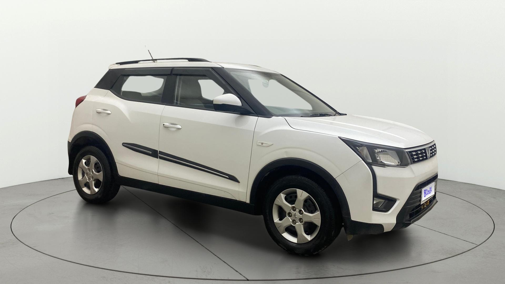 View 2023 Mahindra XUV300 W4 Petrol BS IV Image 13 Used 2023 Mahindra XUV300 W4 Petrol BS IV Image 13