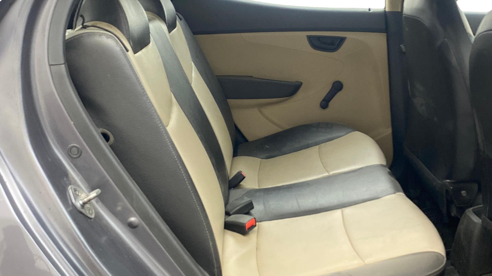 View 2016 Hyundai EON Era Plus Image 28 Used 2016 Hyundai EON Era Plus Image 28