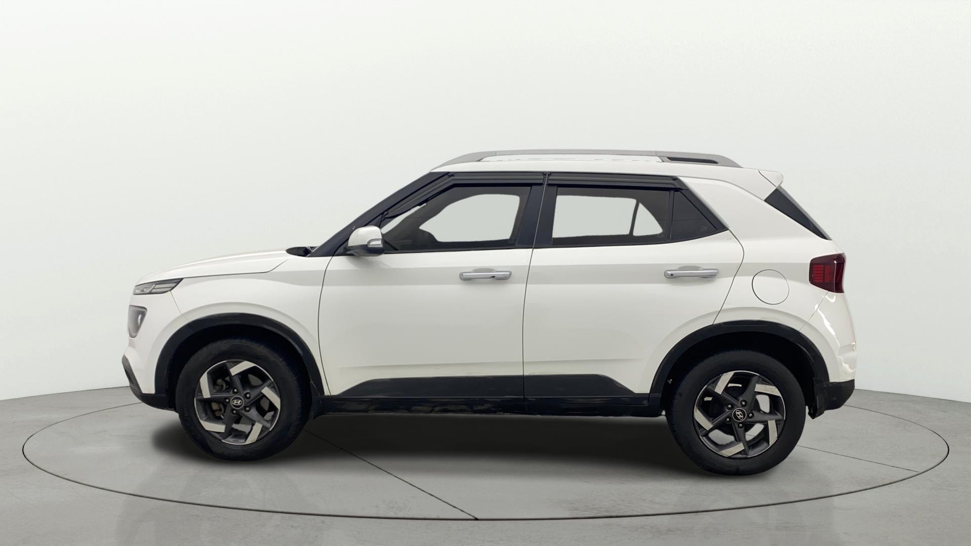 View 2019 Hyundai Venue SX Plus 1.0 Petrol AT Image 6 Used 2019 Hyundai Venue SX Plus 1.0 Petrol AT Image 6