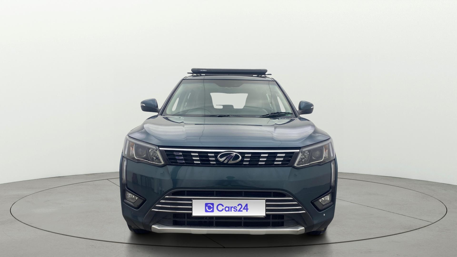 View 2021 Mahindra XUV300 W4 Petrol BS IV Image 1 Used 2021 Mahindra XUV300 W4 Petrol BS IV Image 1