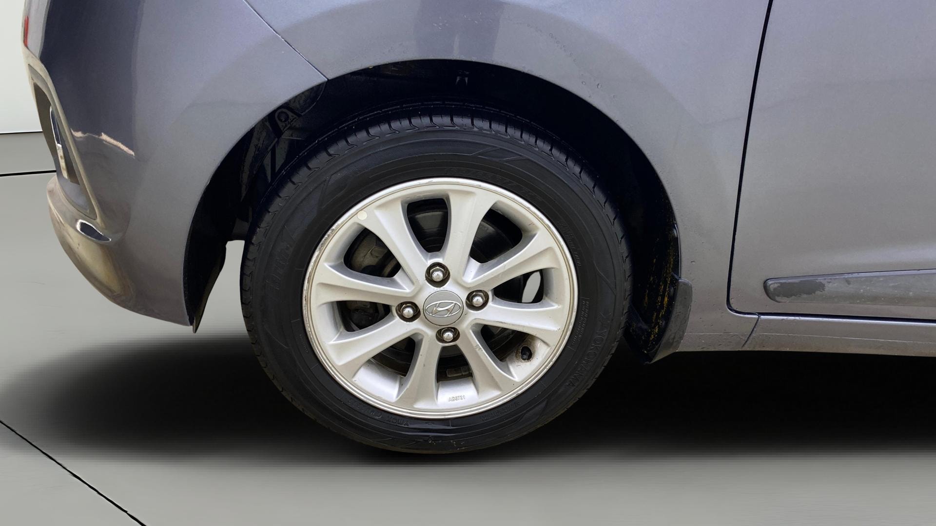View 2015 Hyundai Grand i10 Asta AT 1.2 Kappa VTVT Image 27 Used 2015 Hyundai Grand i10 Asta AT 1.2 Kappa VTVT Image 27