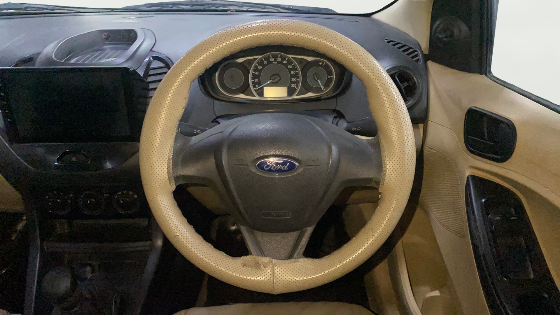 View 2015 Ford Figo Aspire 1.2P Ambiente MT BS IV Image 12 Used 2015 Ford Figo Aspire 1.2P Ambiente MT BS IV Image 12