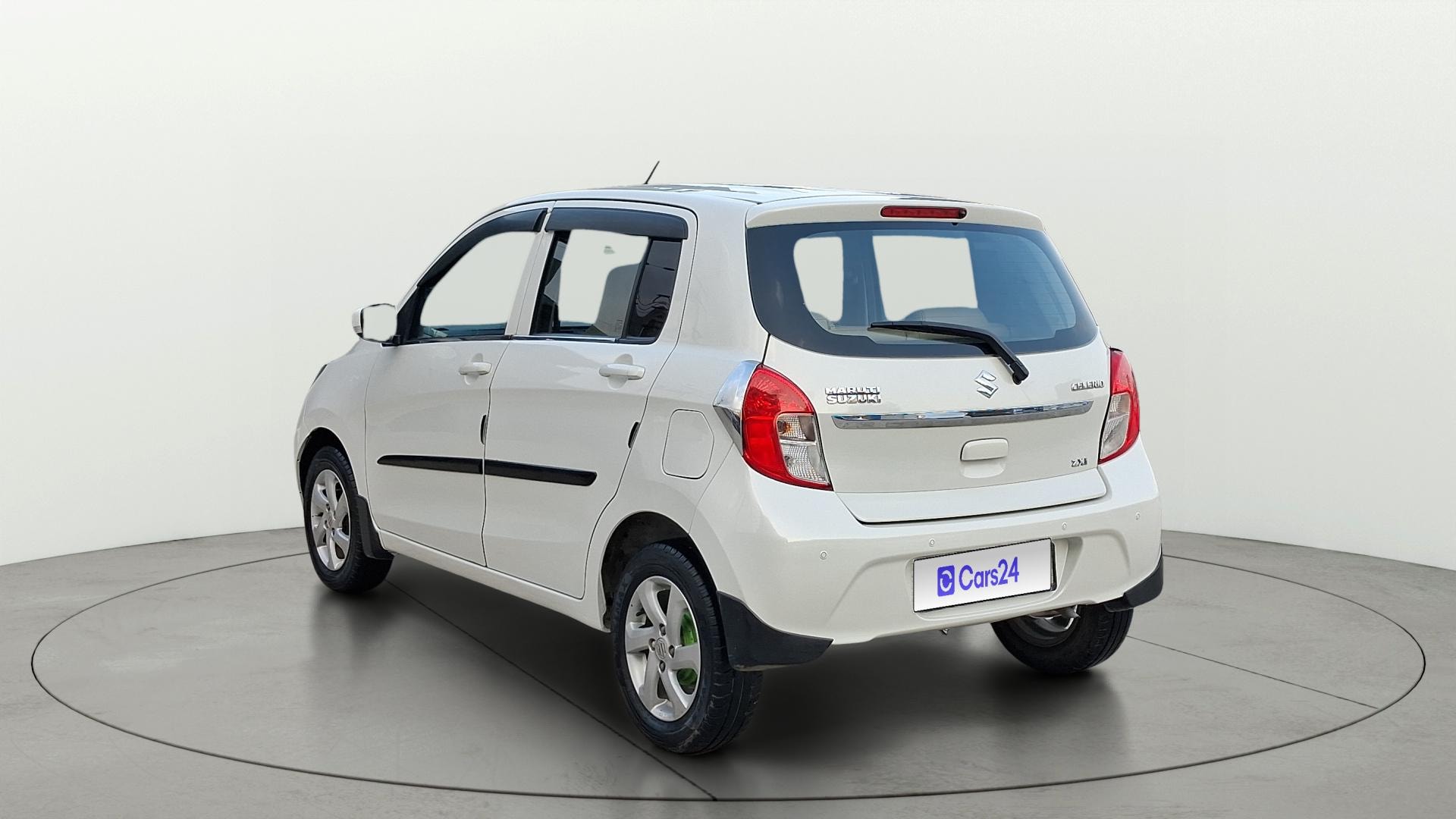 View 2017 Maruti Suzuki 1000 Base Variant Image 2 Used 2017 Maruti Suzuki 1000 Base Variant Image 2