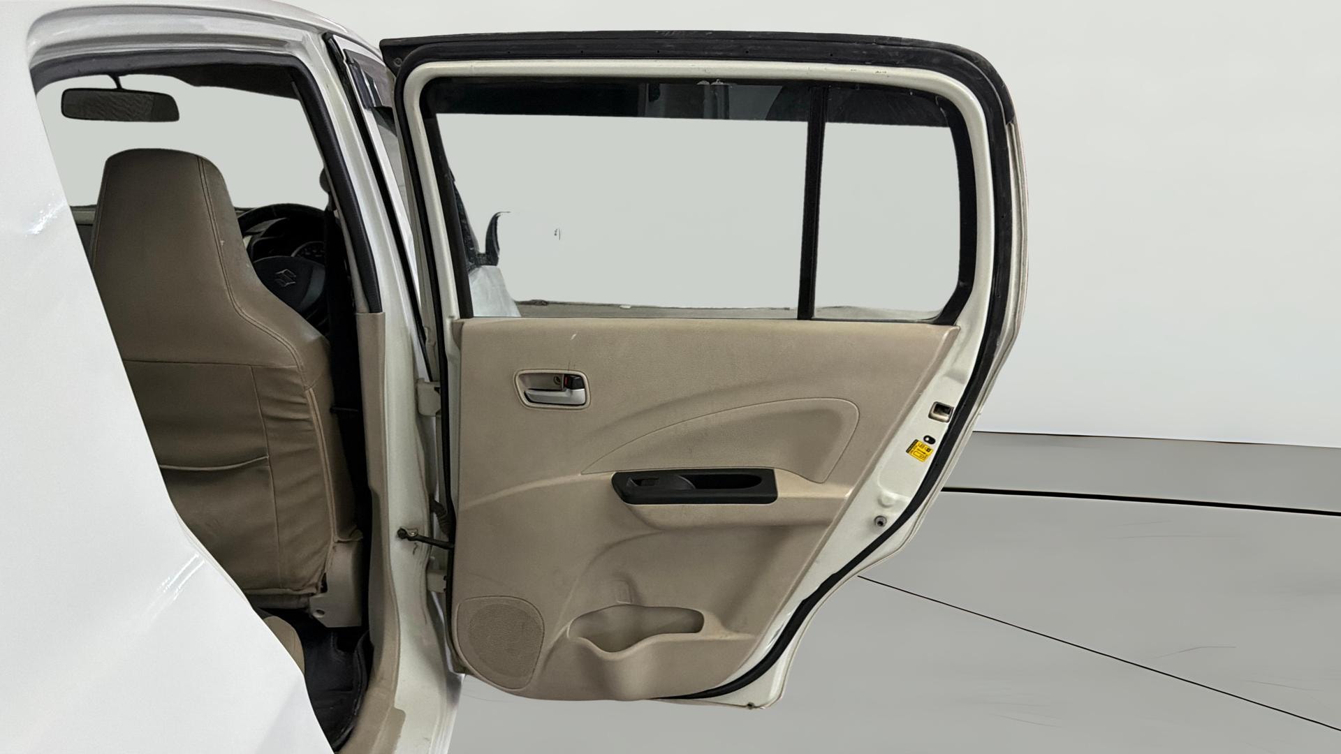 View 2018 Maruti Suzuki 1000 Base Variant Image 7 Used 2018 Maruti Suzuki 1000 Base Variant Image 7