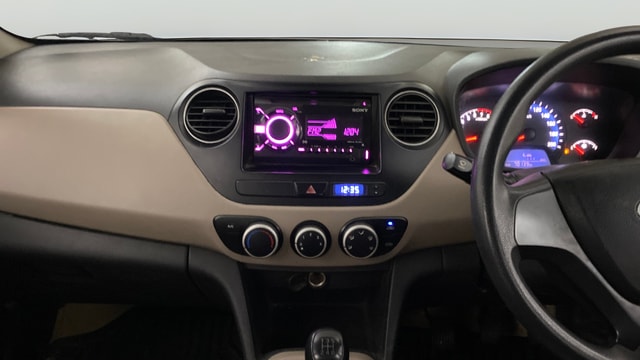 View Hyundai Xcent Image 17 Used Hyundai Xcent Image 17