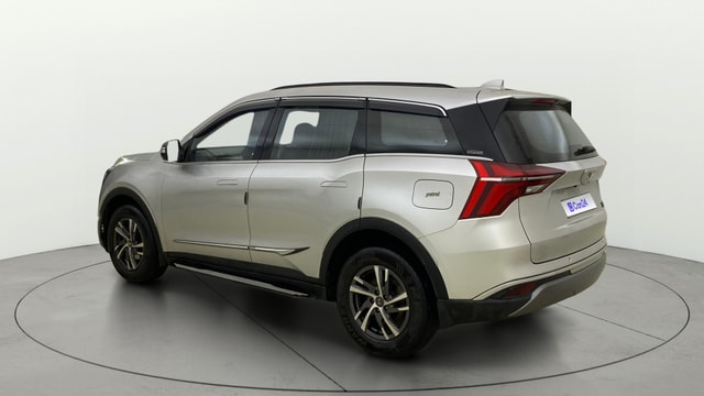 View Mahindra XUV700 Image 2 Used Mahindra XUV700 Image 2