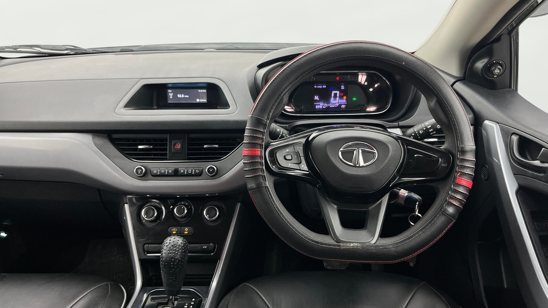 View 2020 Tata Nexon Revotron XE Image 20 Used 2020 Tata Nexon Revotron XE Image 20