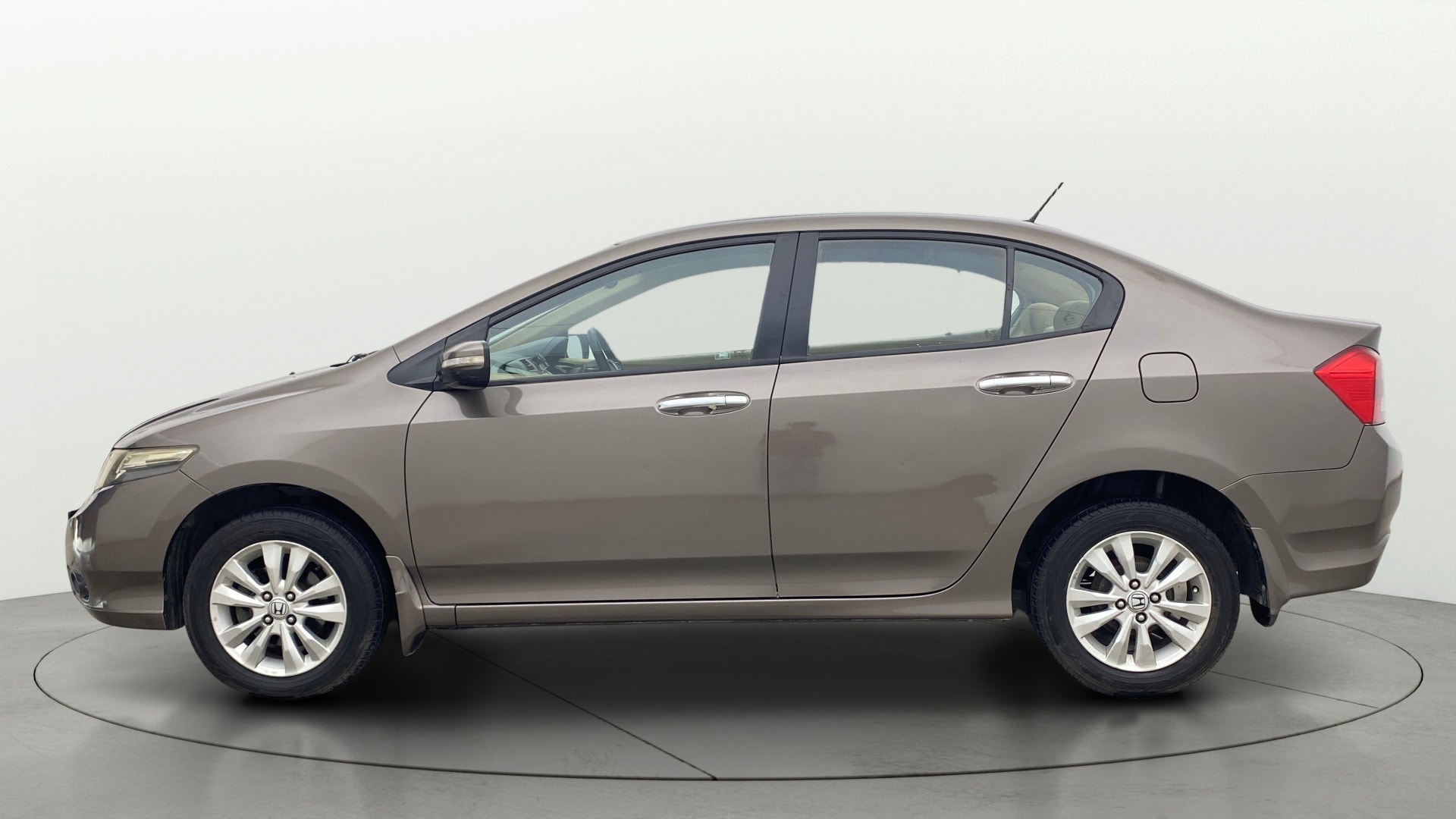 View 2013 Honda City ZX MT Diesel Anniversary Edition Image 5 Used 2013 Honda City ZX MT Diesel Anniversary Edition Image 5