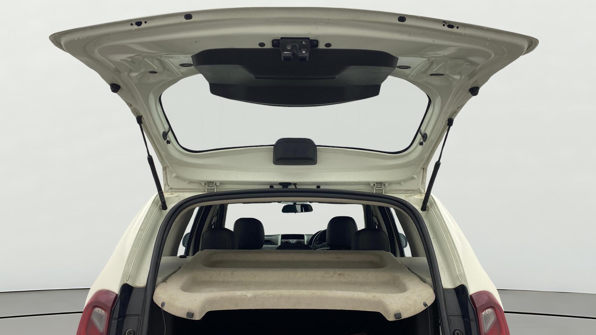 View 2017 Renault Duster Petrol RxS CVT Petrol Image 17 Used 2017 Renault Duster Petrol RxS CVT Petrol Image 17