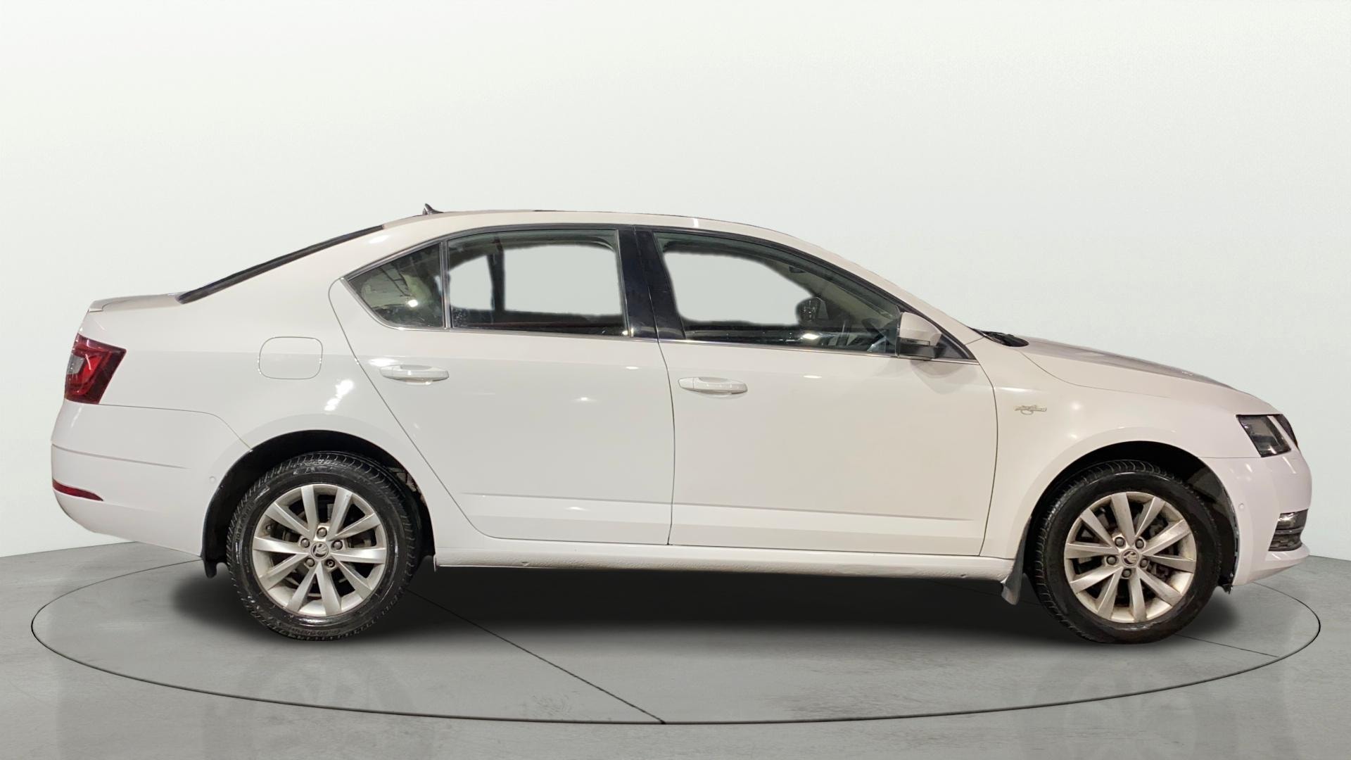 View 2019 Skoda Octavia 1.8 Style Plus TSI AT Image 27 Used 2019 Skoda Octavia 1.8 Style Plus TSI AT Image 27