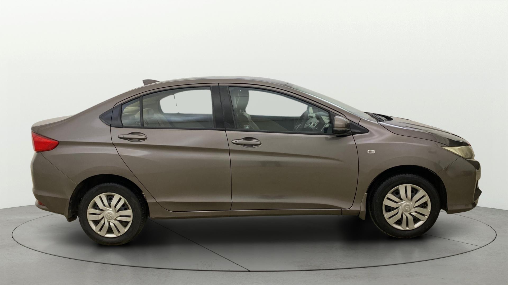 View 2014 Honda City ZX MT Diesel Anniversary Edition Image 9 Used 2014 Honda City ZX MT Diesel Anniversary Edition Image 9