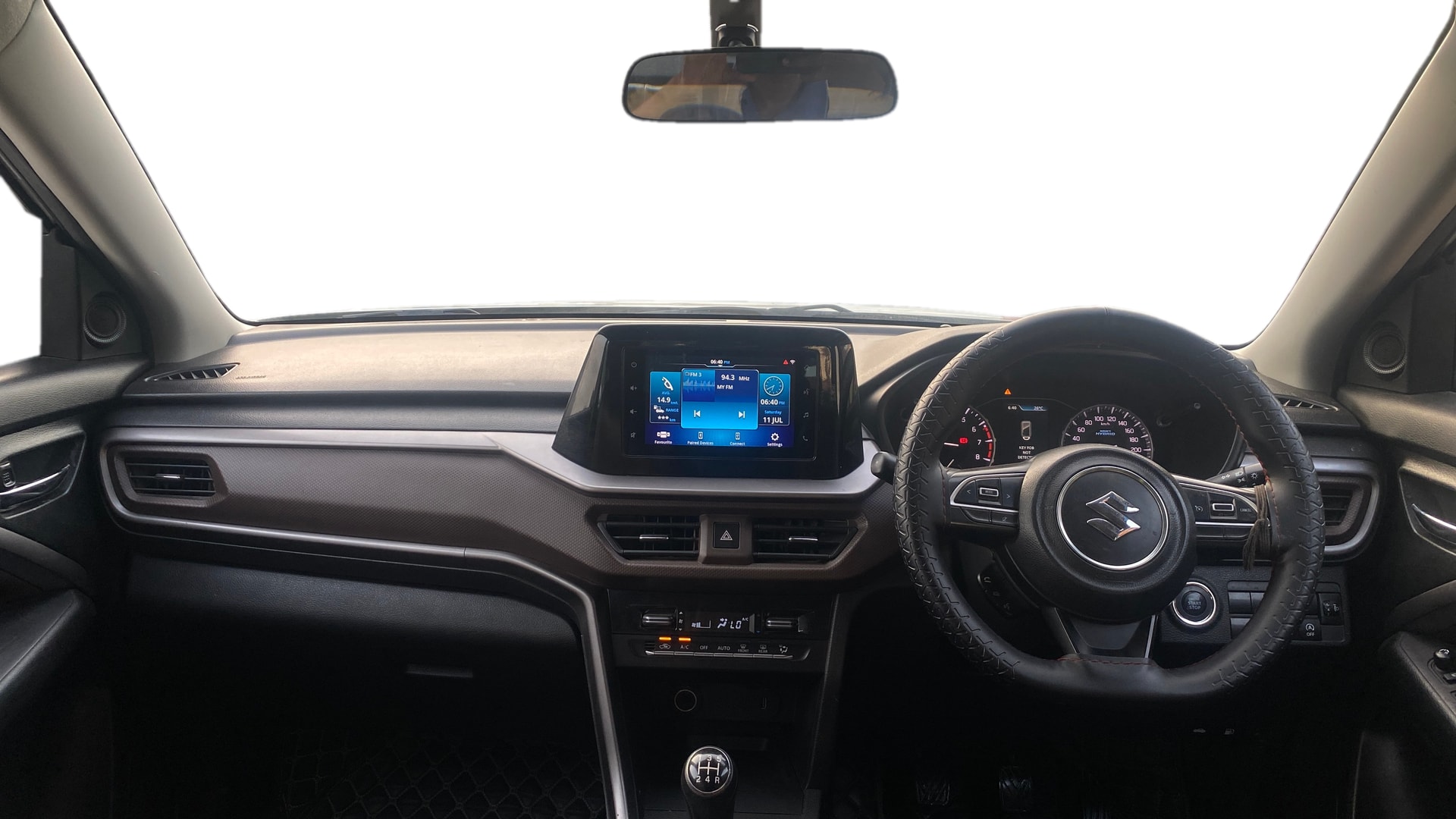 View 2022 Maruti Suzuki 1000 Base Variant Image 16 Used 2022 Maruti Suzuki 1000 Base Variant Image 16