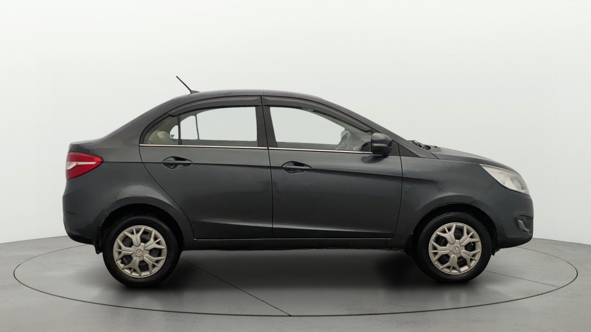 View 2016 Tata Zest XM Petrol Image 8 Used 2016 Tata Zest XM Petrol Image 8