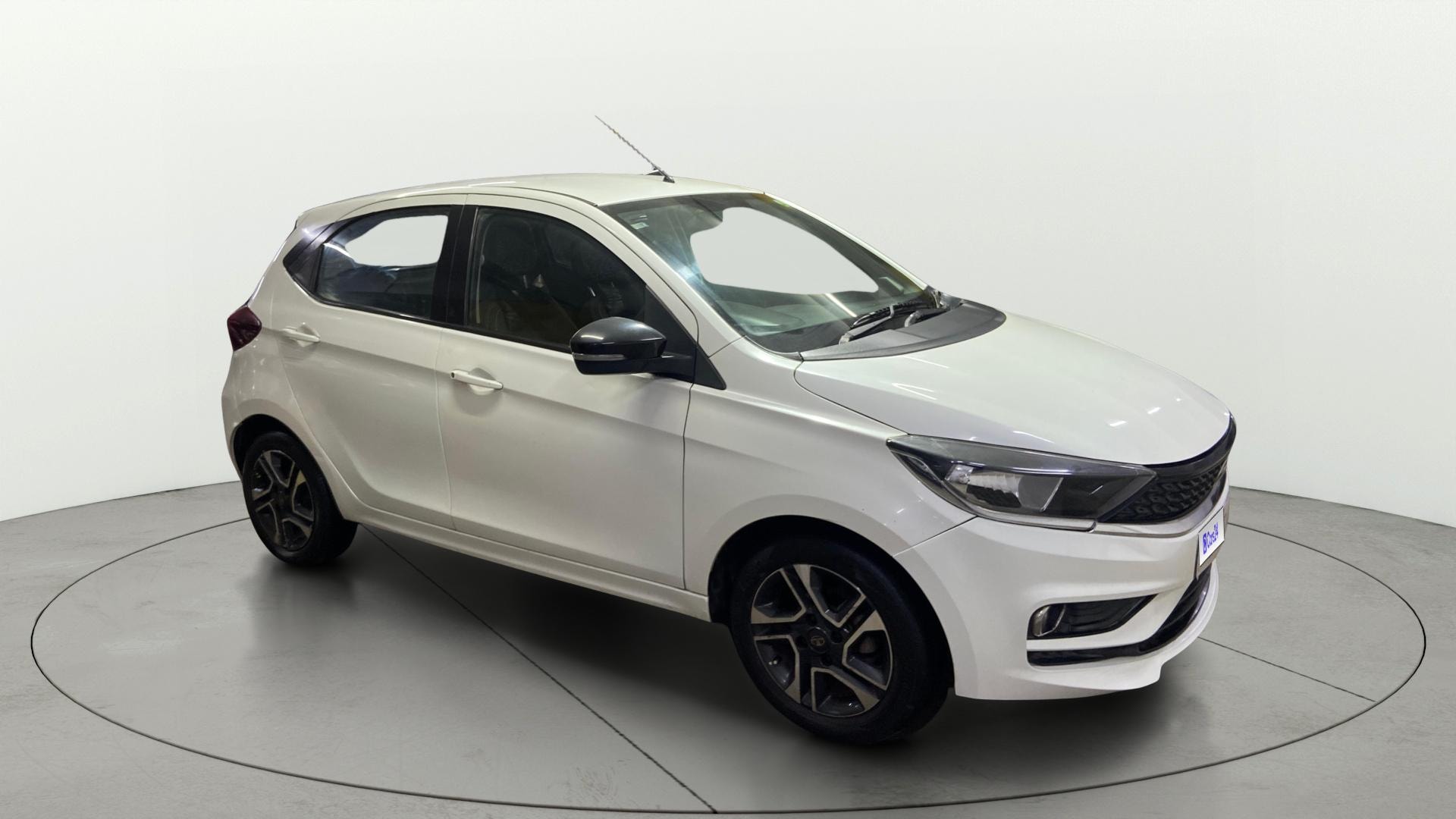 View 2020 Tata Tiago Revotorq XB Image 21 Used 2020 Tata Tiago Revotorq XB Image 21
