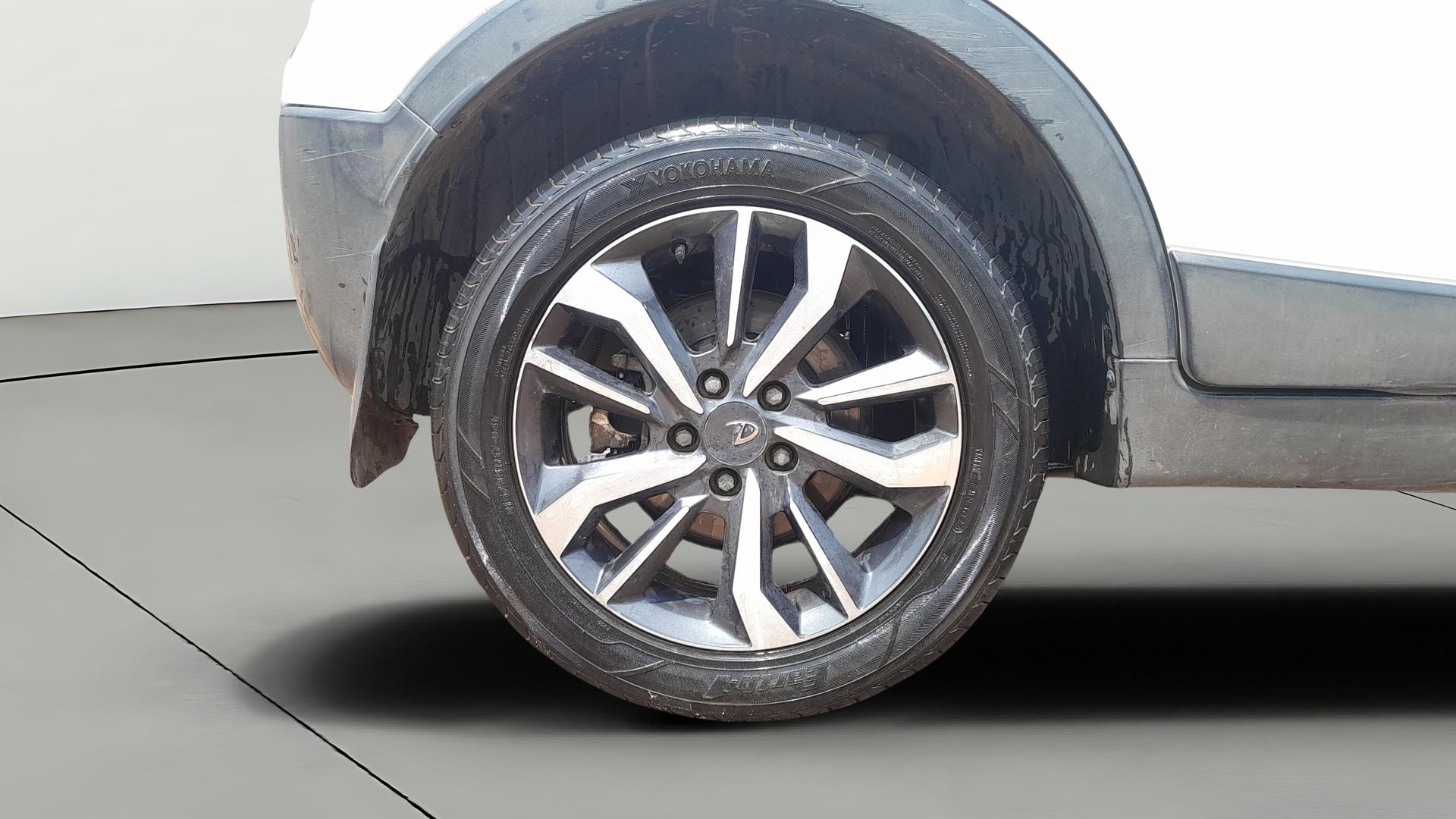 View 2019 Mahindra XUV300 W4 Petrol BS IV Image 34 Used 2019 Mahindra XUV300 W4 Petrol BS IV Image 34