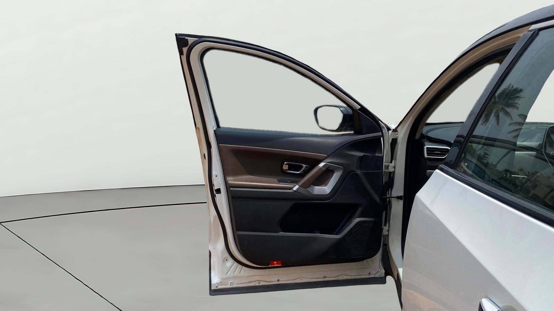 View 2020 Tata Harrier XE Image 38 Used 2020 Tata Harrier XE Image 38