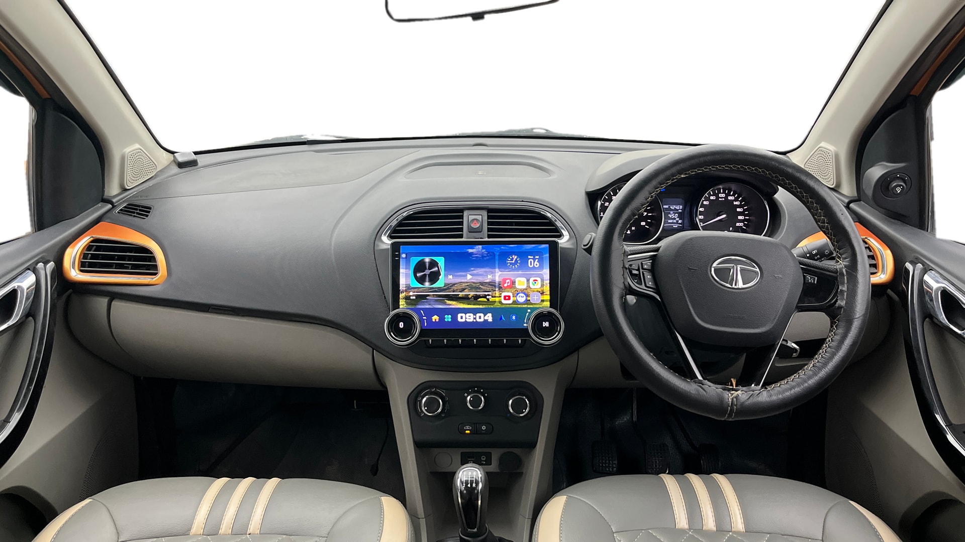 View 2018 Tata Tiago Revotorq XB Image 15 Used 2018 Tata Tiago Revotorq XB Image 15