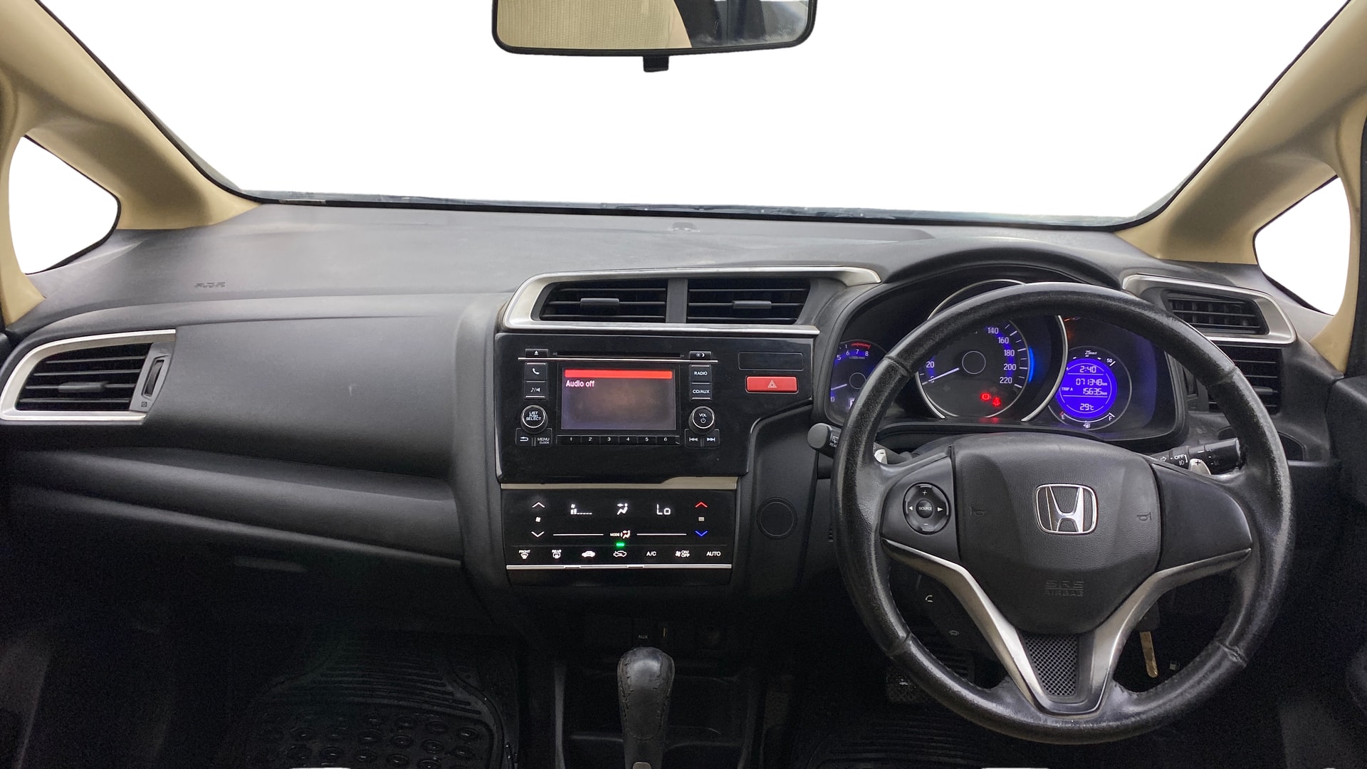 View 2015 Honda Jazz E MT Diesel Image 15 Used 2015 Honda Jazz E MT Diesel Image 15
