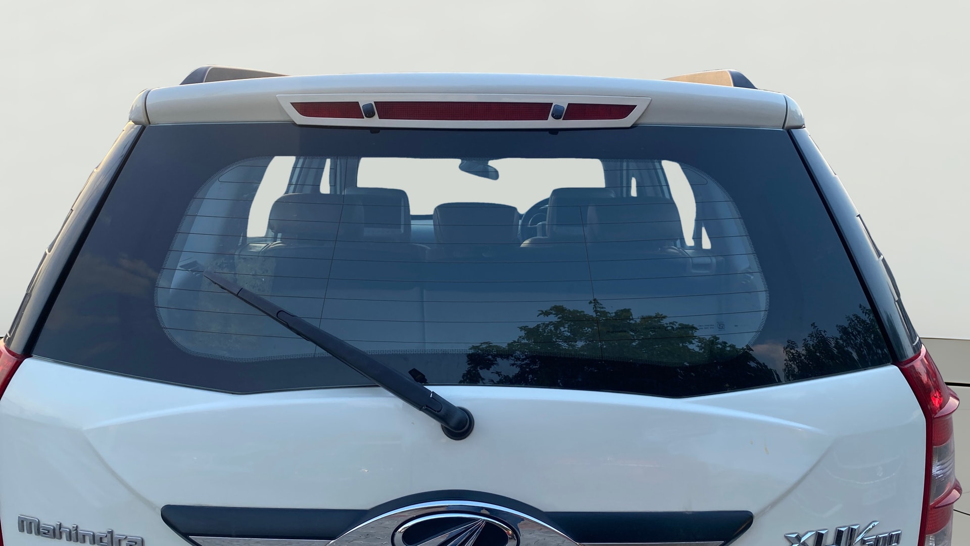 View 2018 Mahindra XUV500 G AT Image 5 Used 2018 Mahindra XUV500 G AT Image 5