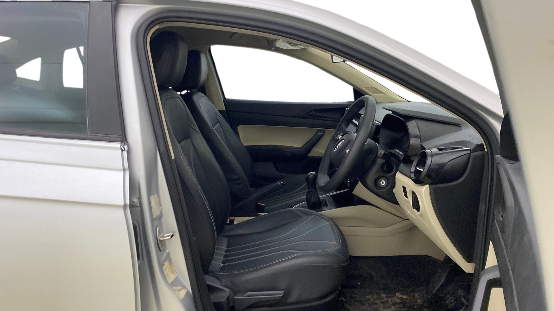 View 2022 Skoda Slavia Active 1.0 TSI MT Image 25 Used 2022 Skoda Slavia Active 1.0 TSI MT Image 25